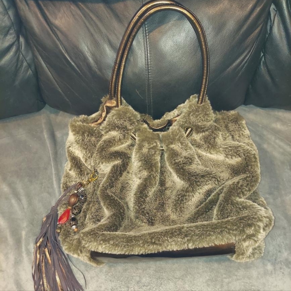 HOBO INTERNATIONAL DRESSED TO CHILL FAUX FUR BAG MODERN CHIC BOHO TRENDY